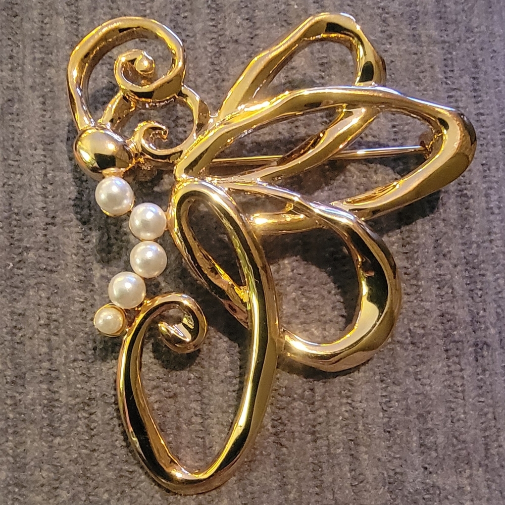 Set of 3 vintage goldtone Brooches/Pins Flower, Butterfly, Goldtone Faux Pearl - Picture 7 of 10